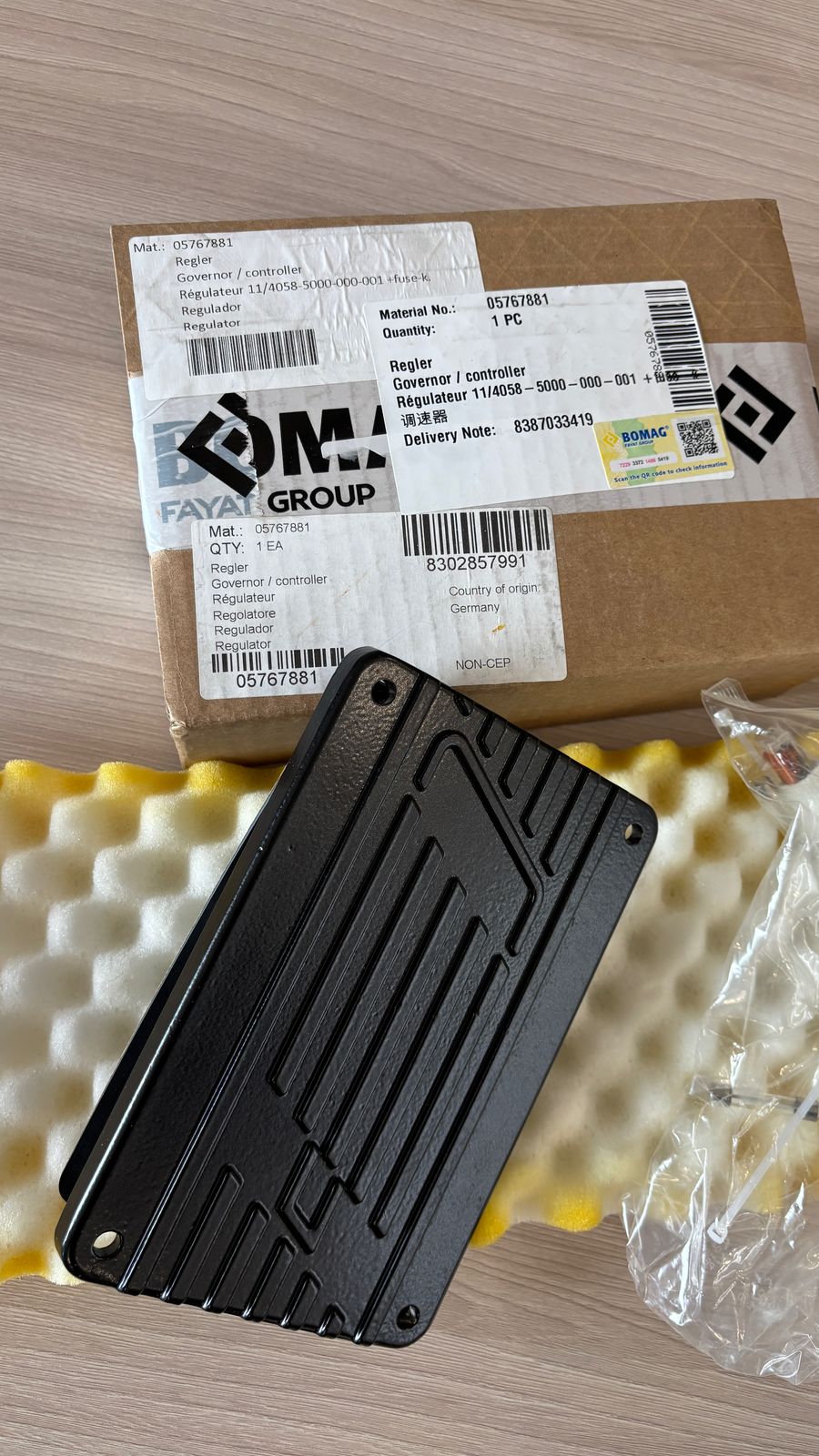 Регулятор напряжения Bomag 05767881 Регулятор напряжения Bomag 05767881